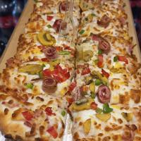 پیتزا نیم متری بیف استراگانف
