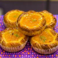 شیرینی دنیش زرد آلو جعبه ای