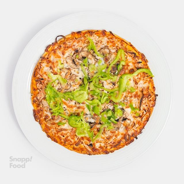پیتزا ژامبون مرغ با فلفل سبز