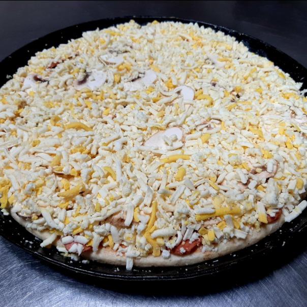پیتزا پپرونی تند نرمال (نیمه آماده)