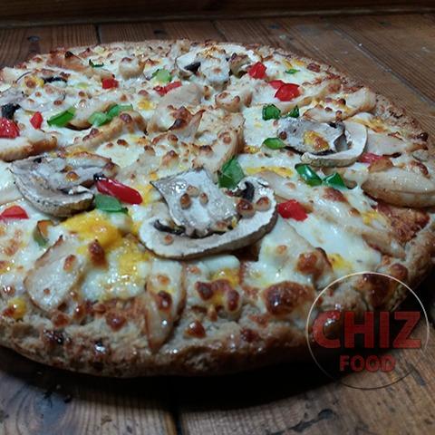 پیتزا استیک مرغ