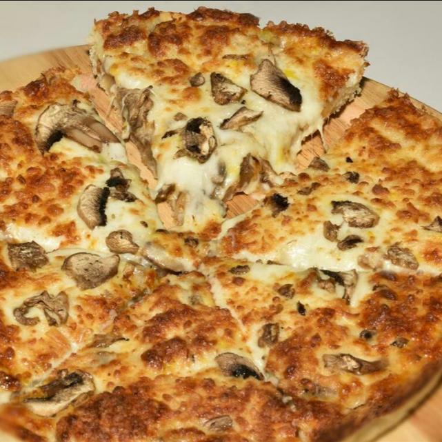 پیتزا قارچ و پنیر