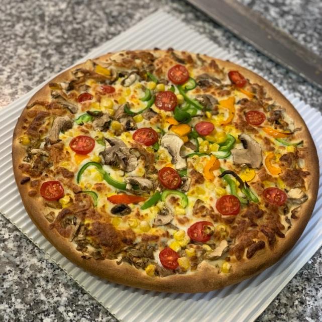 پیتزا سبزیجات (دو نفره)