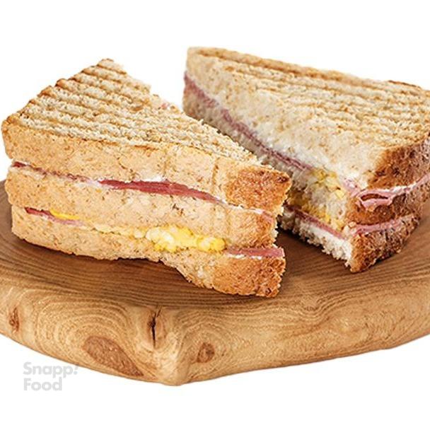 تست تخم مرغ و ژامبون بره