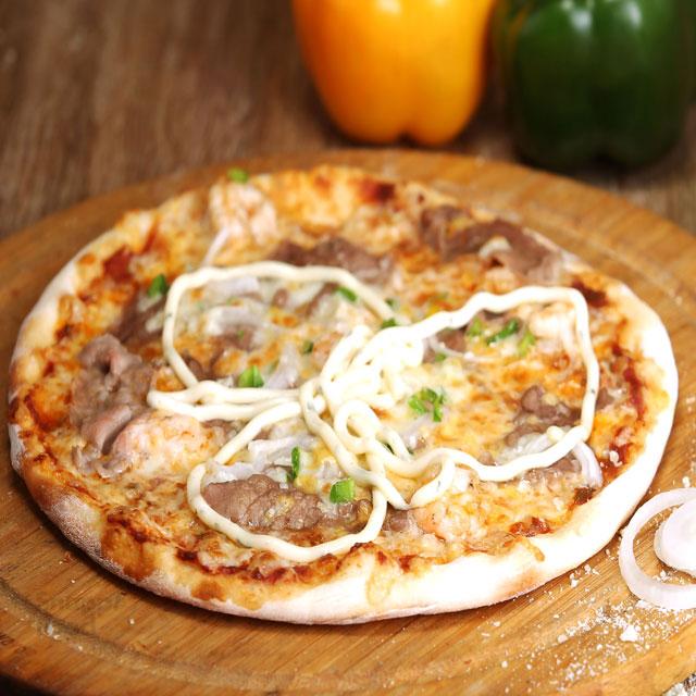 پیتزا مخصوص آروما (ایتالیایی)