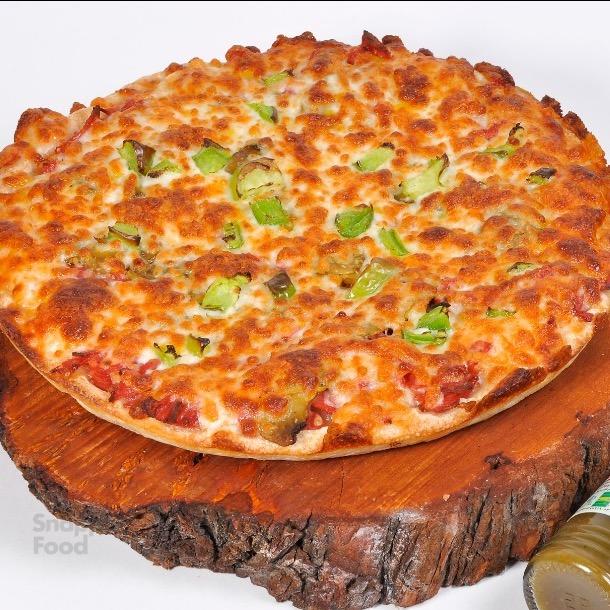 پیتزا پپرونی کلاسیک